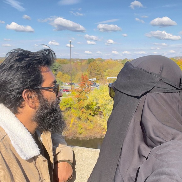 Meet your Posher, Bint - Picture 1 of 1